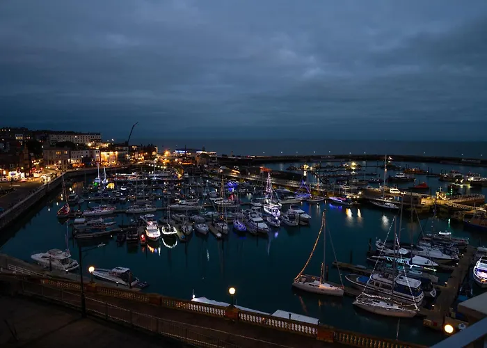 Magnificent House With Harbour View - Ramsgate