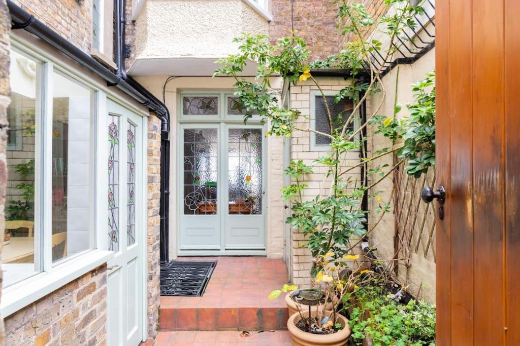 Magnificent House With Harbour View - Ramsgate