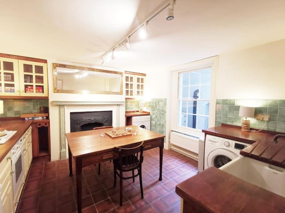 Magnificent House With Harbour View - * Ramsgate