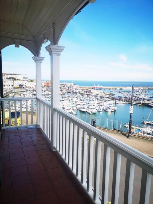 Magnificent House With Harbour View - Holiday home Ramsgate