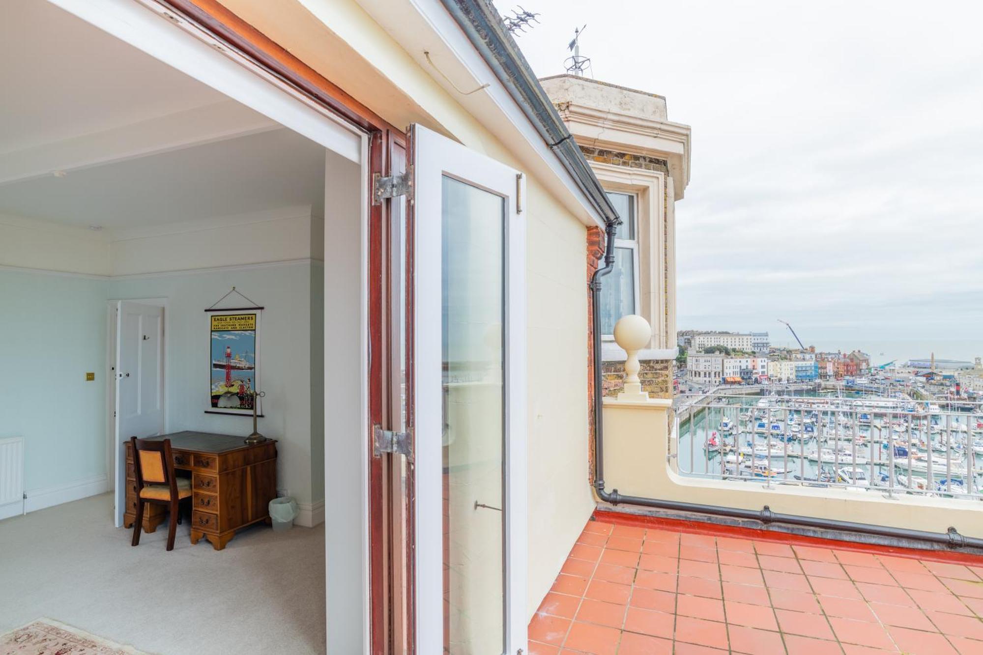 Holiday home Magnificent House With Harbour View - *